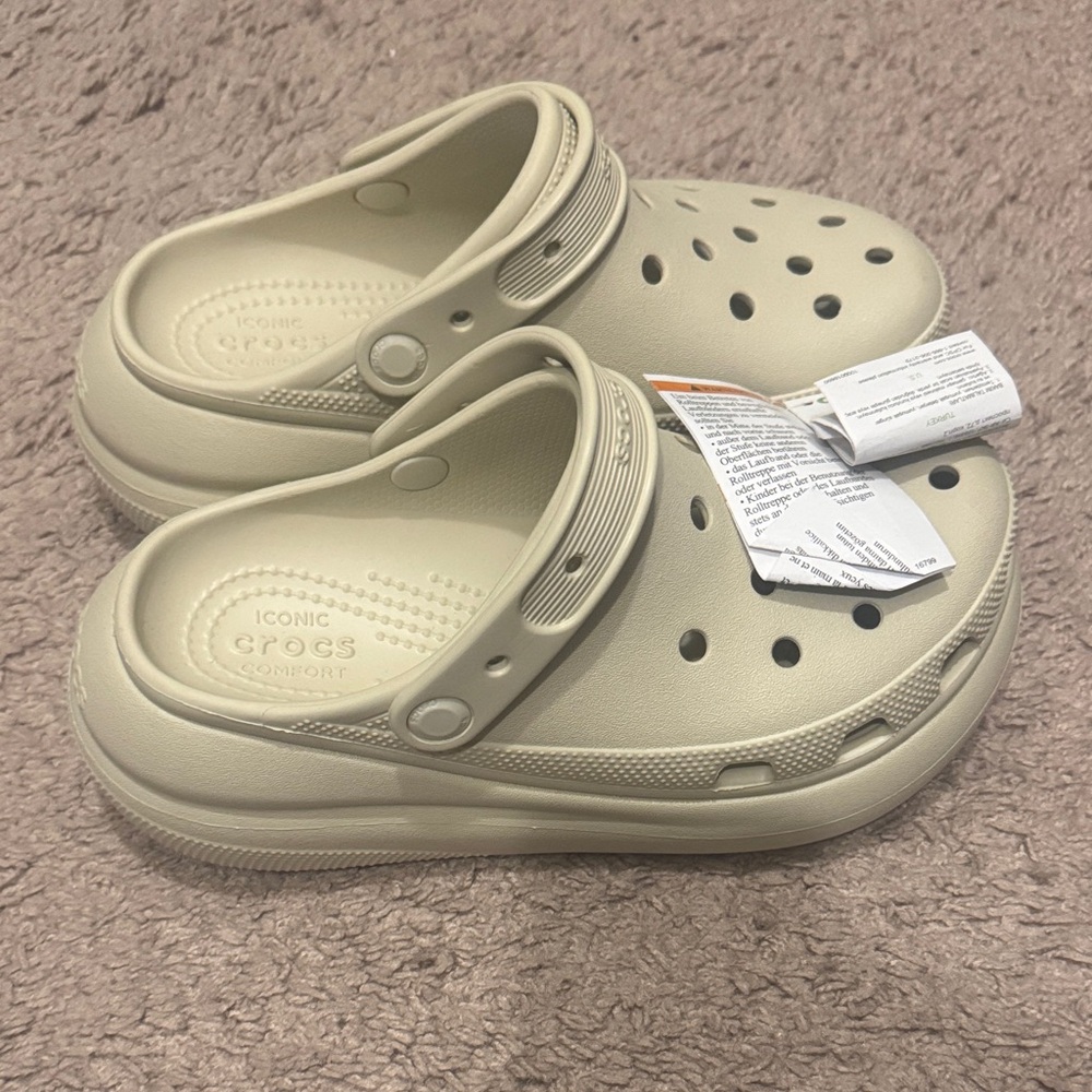 CROCS Crush Clog - Light Tan. Men’s Size 5/Women’s Size 7.